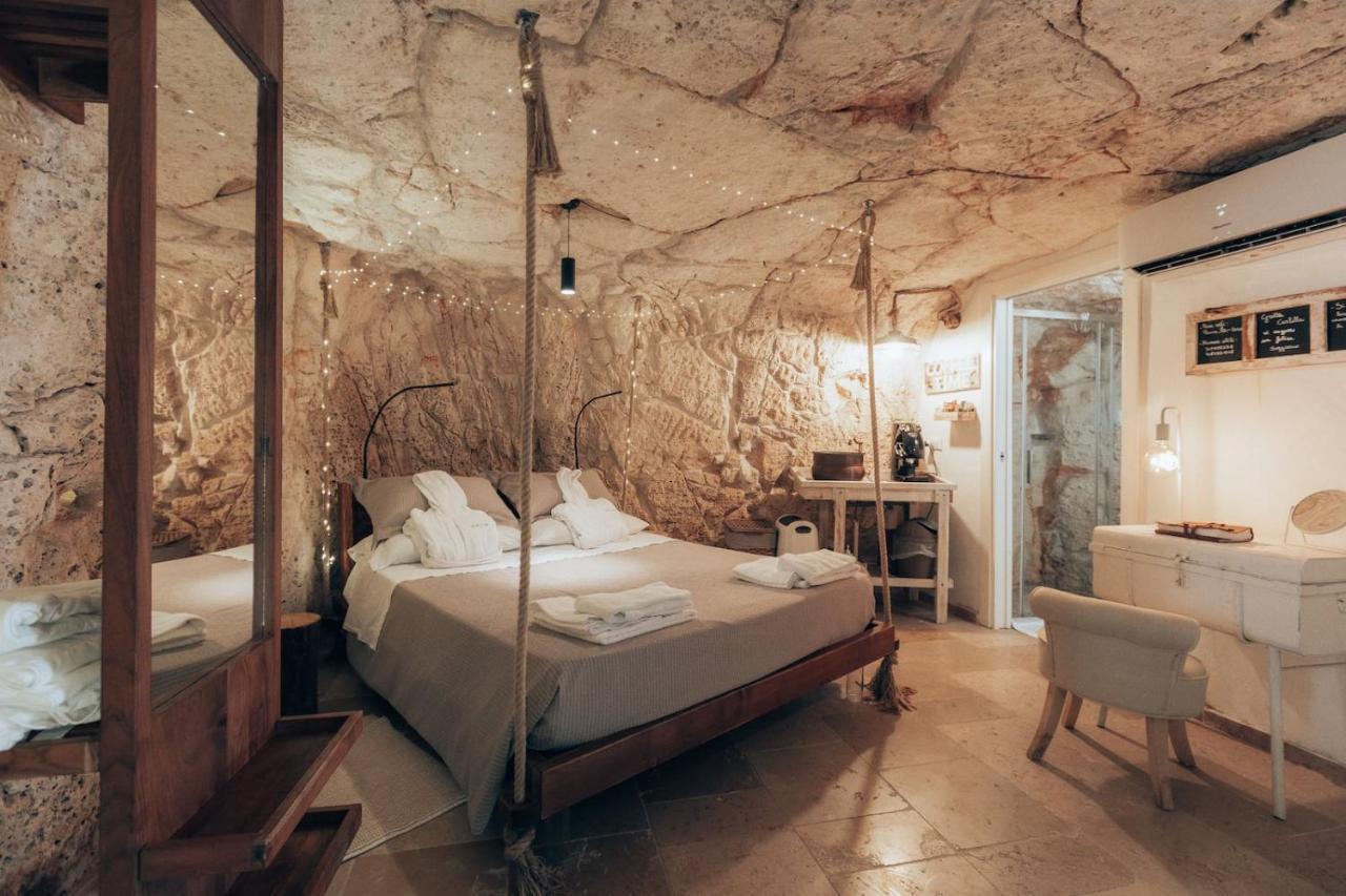Bed and Breakfast Grotta Carlotta Ostuni Exterior foto