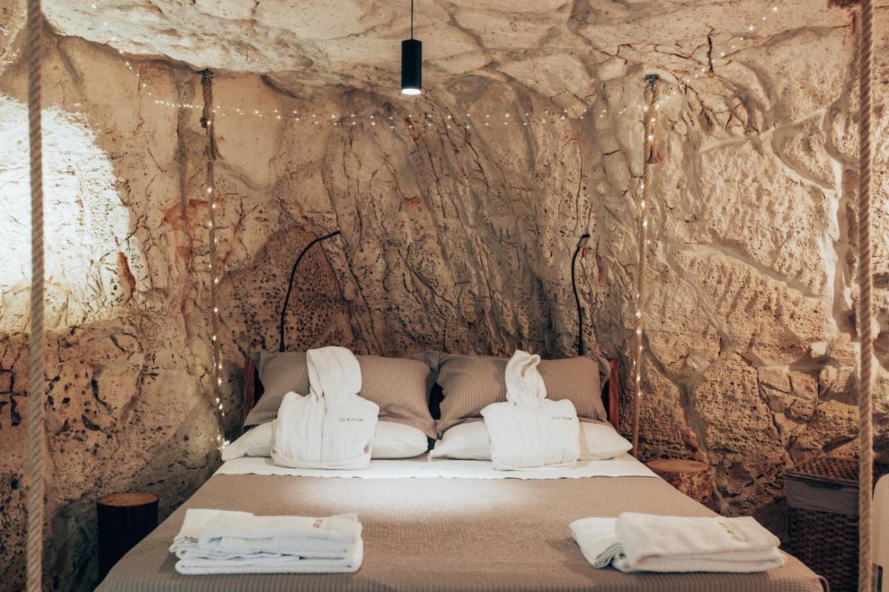 Bed and Breakfast Grotta Carlotta Ostuni Exterior foto