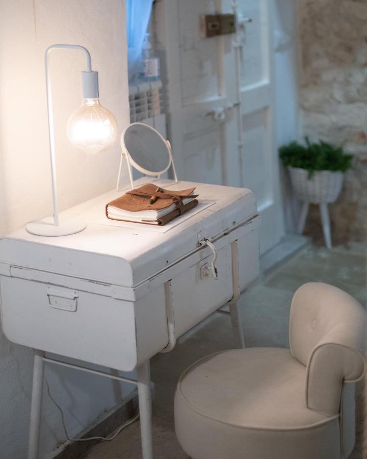 Bed and Breakfast Grotta Carlotta Ostuni Exterior foto